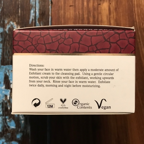 Terre Mère - Jojoba bead Clarifying Facial Exfoliant - Picture 6 of 6